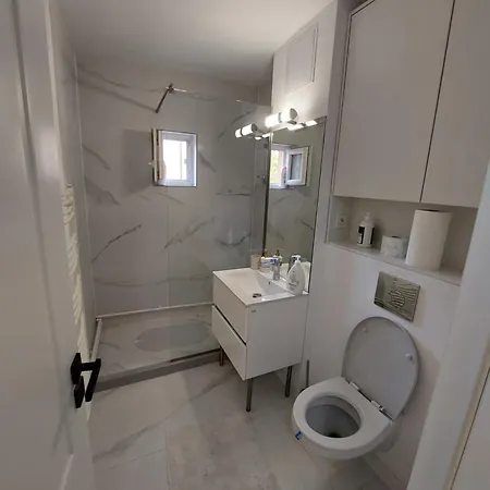 Cu 2 Dormitoare דירה *